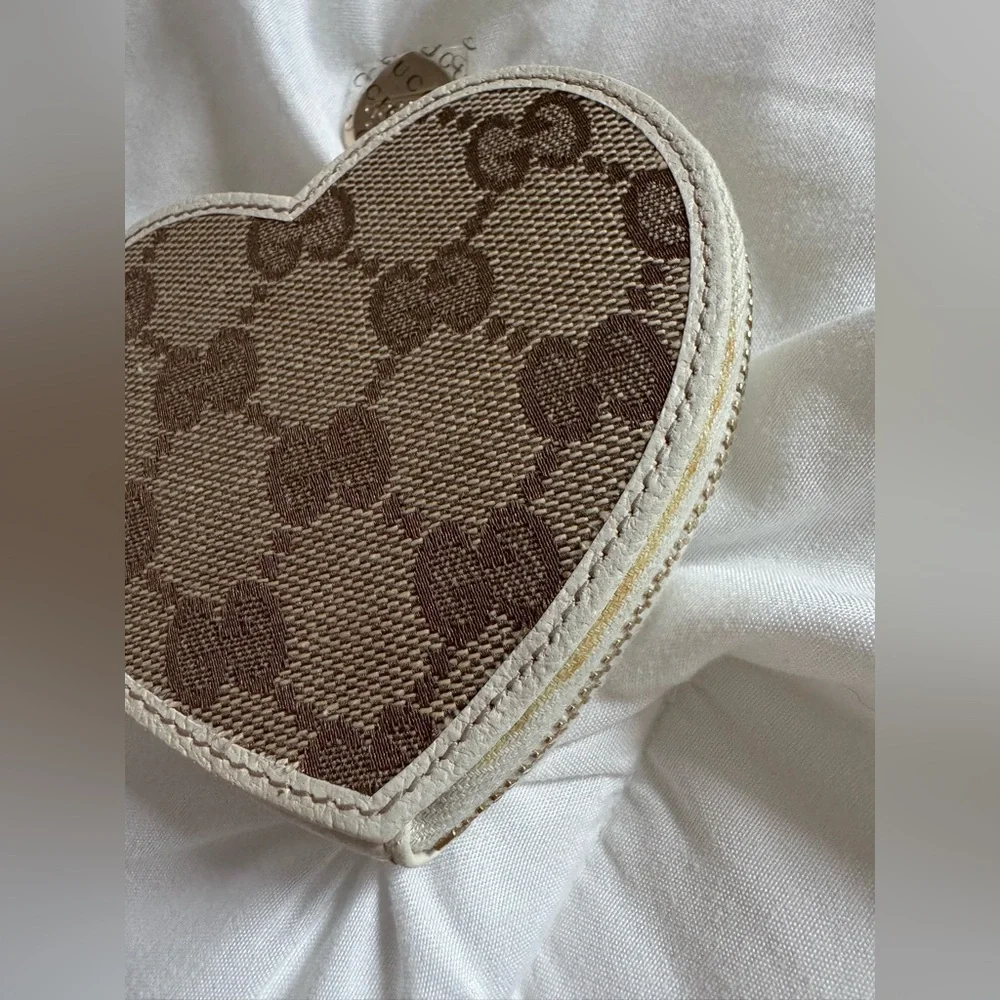 Gucci Heart Coin Purse Authentic - Picture 4 of 8